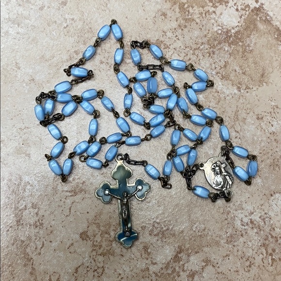 CLOSET CLEAR OUT Vintage rosary - Picture 4 of 5